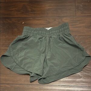 Lululemon Athletica Green Athletic Shorts with Elastic Waistband